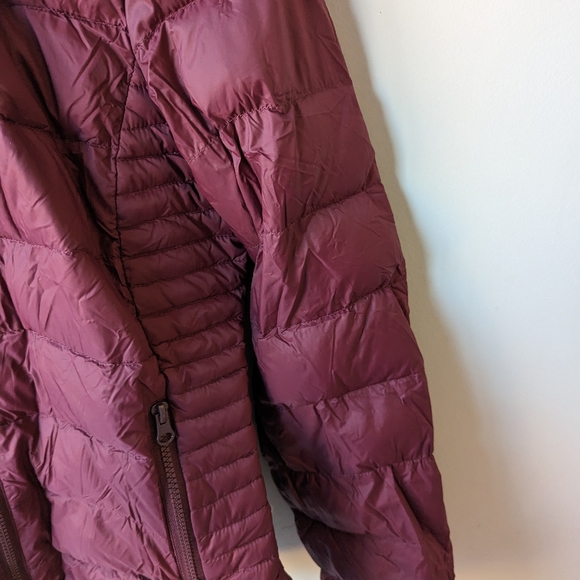 B. young puff jacket size m - Picture 2 of 6